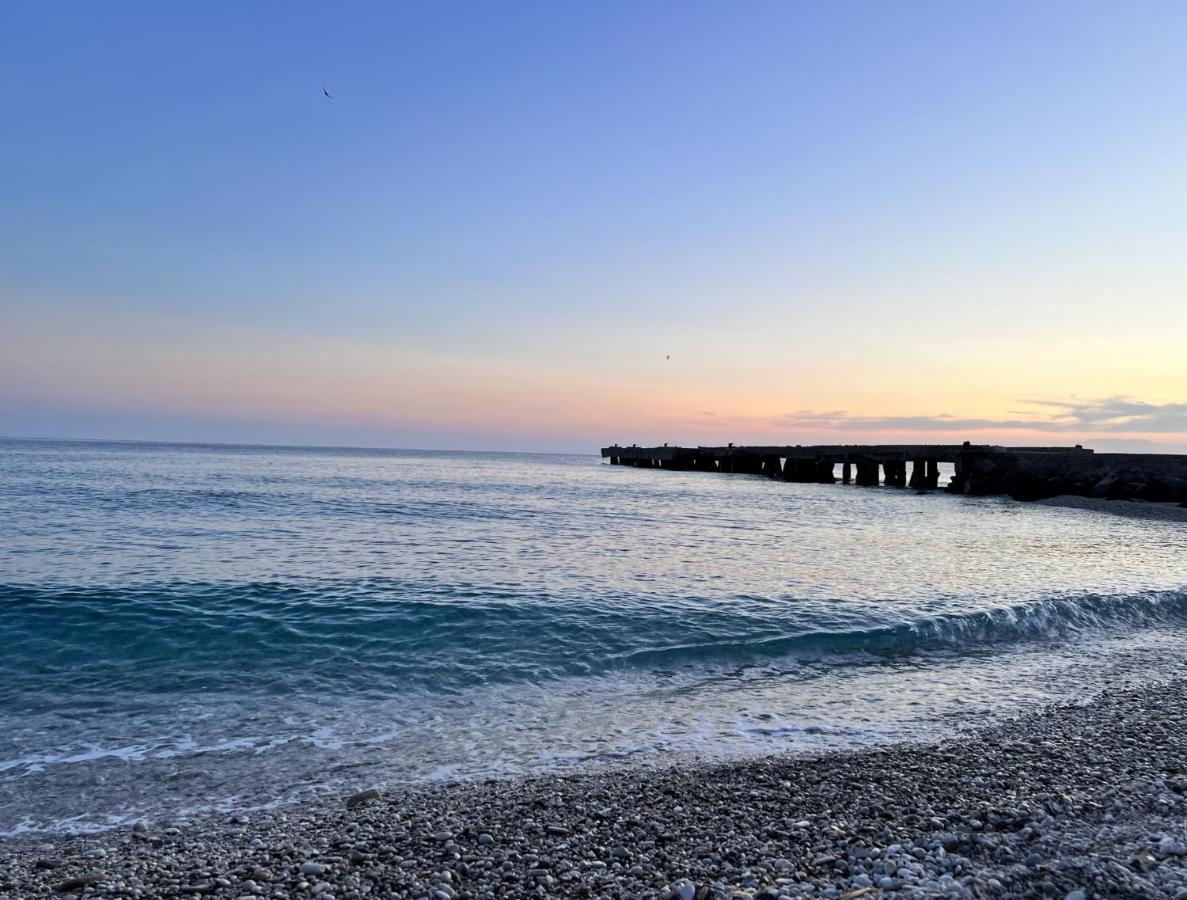 Garden Villa Naza Piqeras Dış mekan fotoğraf