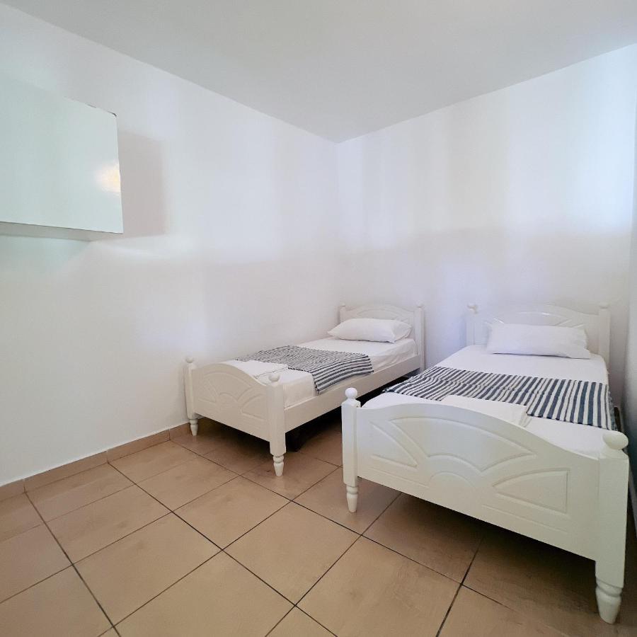 Garden Villa Naza Piqeras Dış mekan fotoğraf