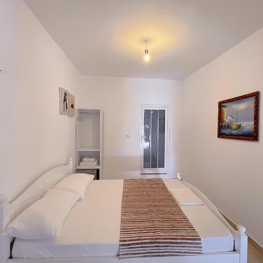 Garden Villa Naza Piqeras Dış mekan fotoğraf