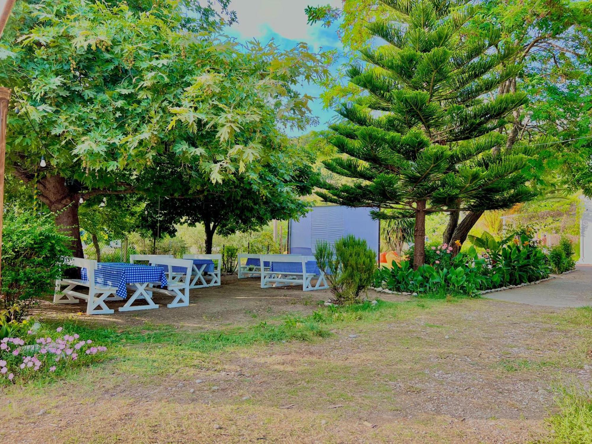 Garden Villa Naza Piqeras Dış mekan fotoğraf