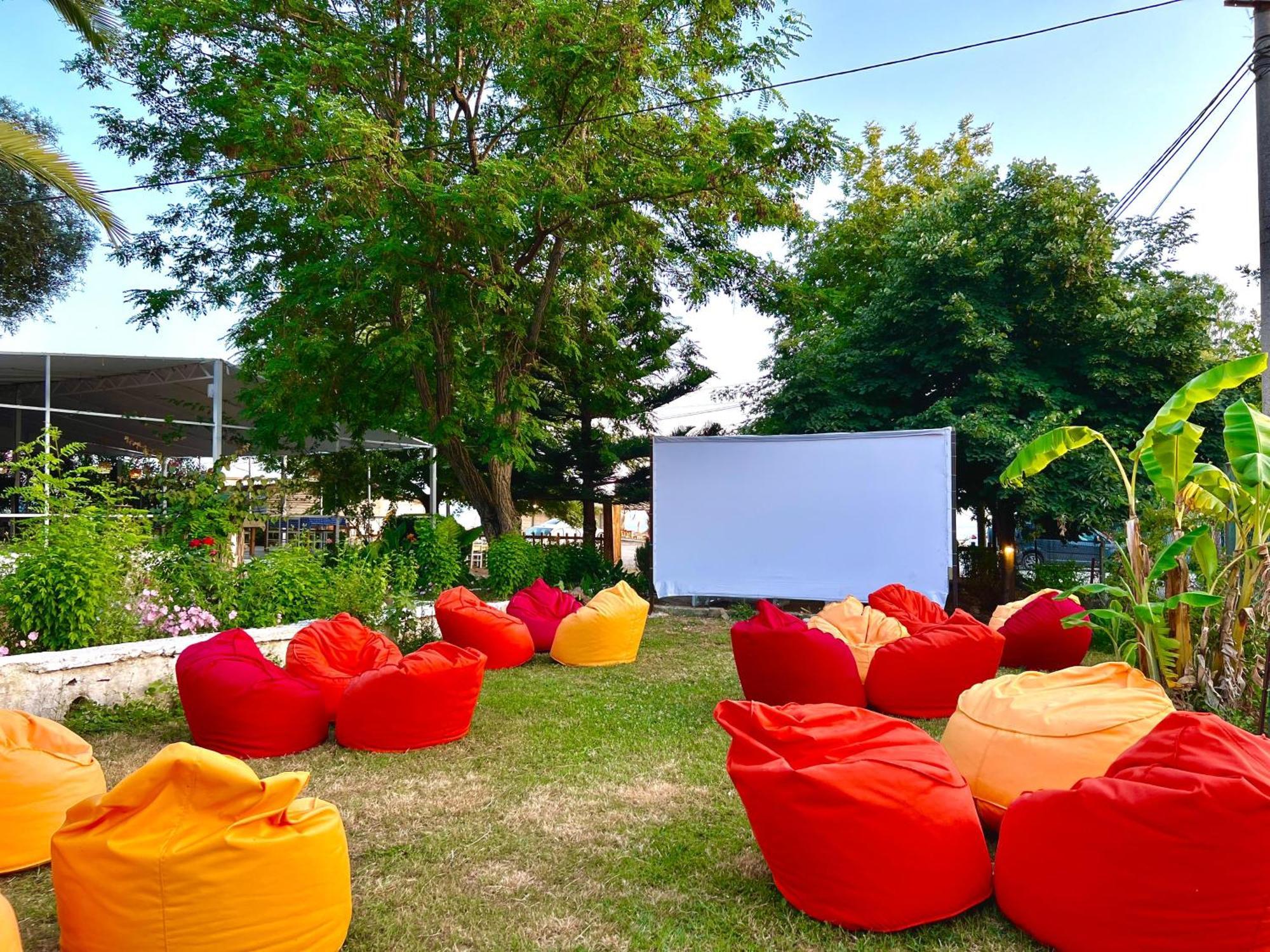 Garden Villa Naza Piqeras Dış mekan fotoğraf