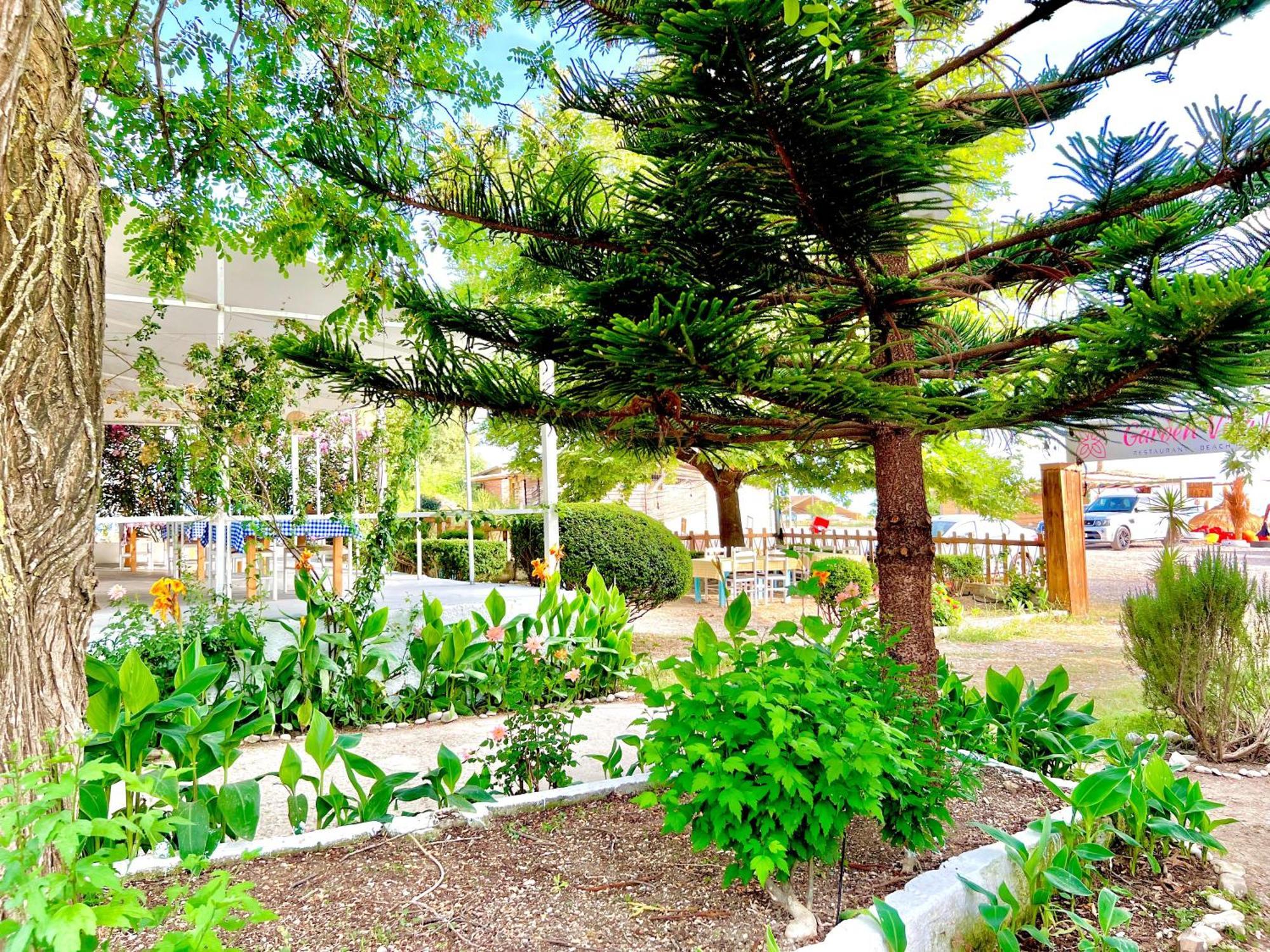Garden Villa Naza Piqeras Dış mekan fotoğraf