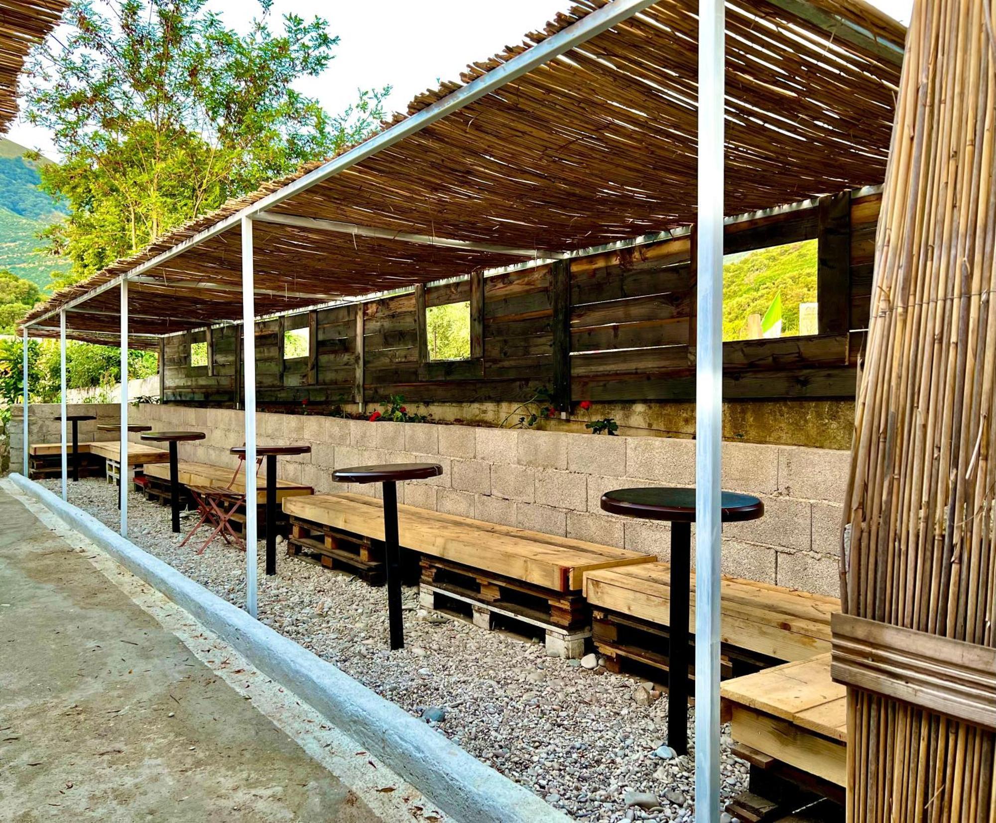 Garden Villa Naza Piqeras Dış mekan fotoğraf